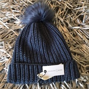 Treasure & Bond Knit Pom Beanie